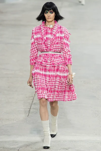 Look 14